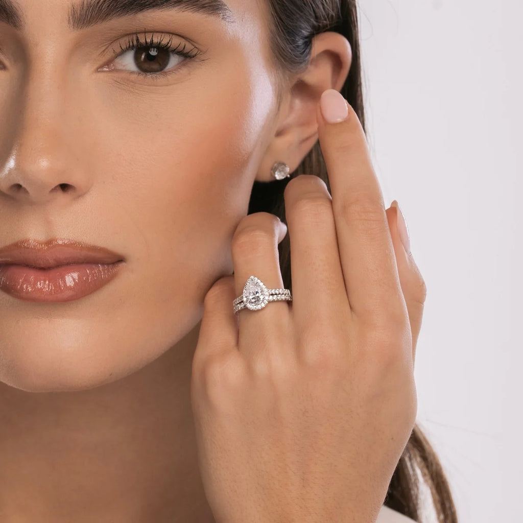 The Aurora Ring – Pear Halo Edition