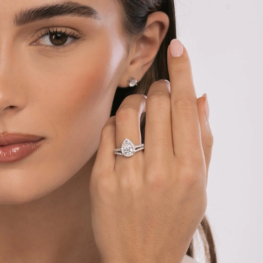 The Aurora Ring – Pear Halo Edition